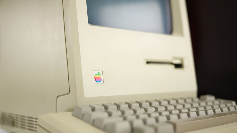 Легендарният компютър Macintosh на Apple навършва 40 години 
