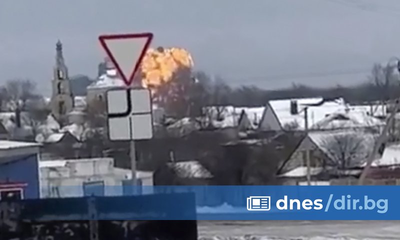 В момента се извършва издирване на всякакви фрагменти от самолета,