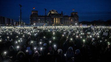 Около 12 000 души участваха в протест във Висбаден в