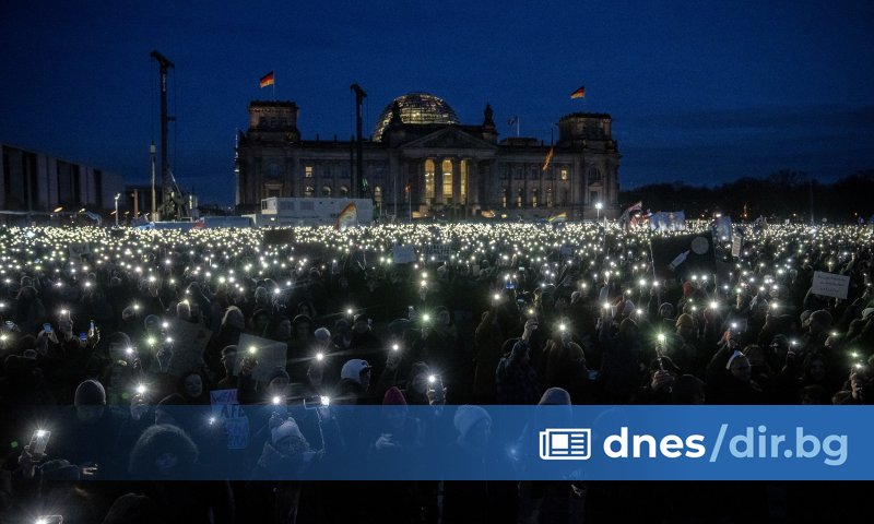 Около 12 000 души участваха в протест във Висбаден в