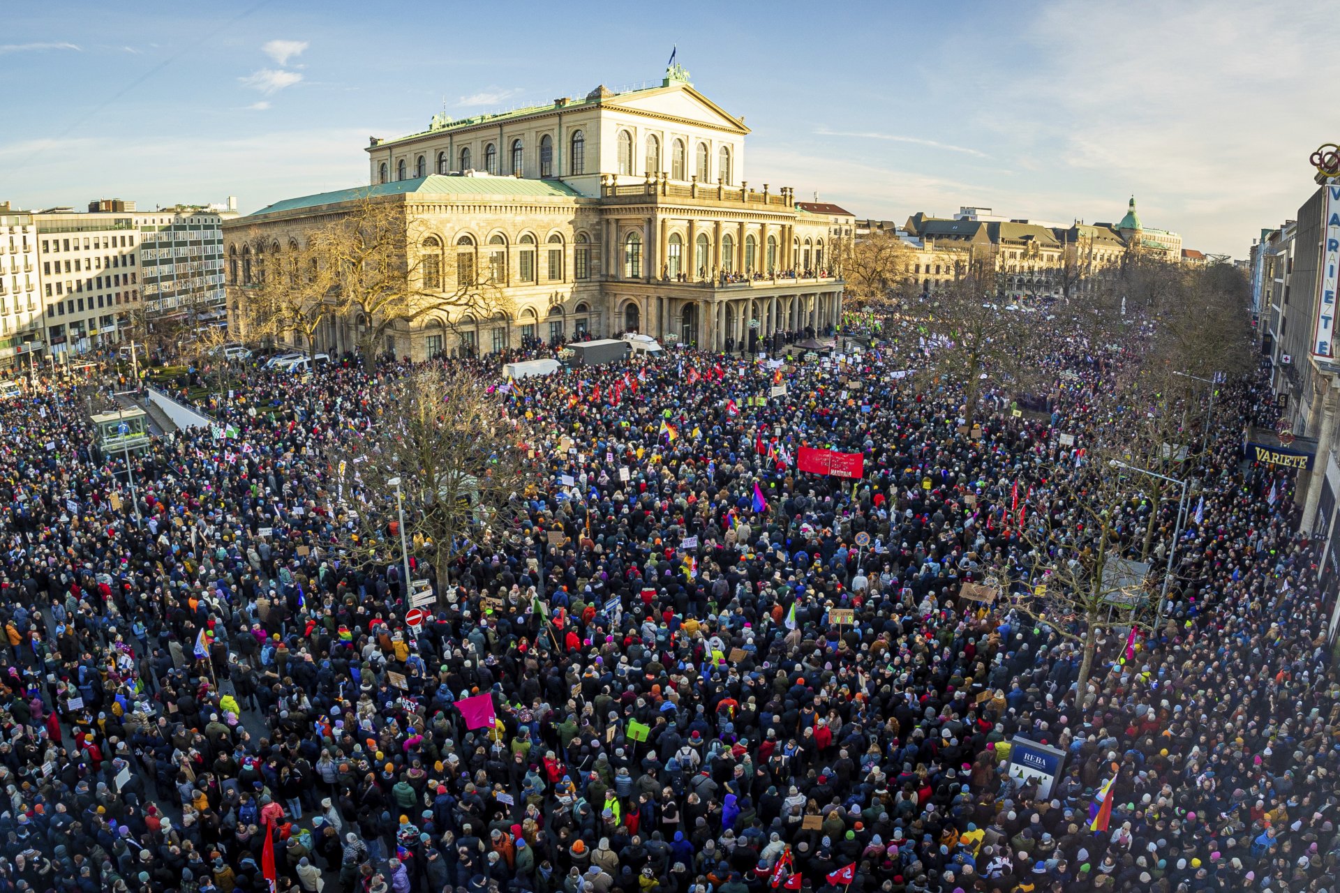Хиляди се събраха в Хановер на протест срещу десния екстремизъм в Германия, 20 януари