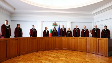 Десислава Атанасова и Борислав Белазелков се заклеха като конституционни съдии (видео)