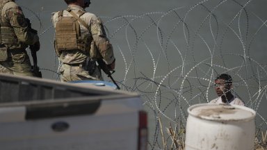 Те застанаха зад Абът който се опълчи на федералното правителство