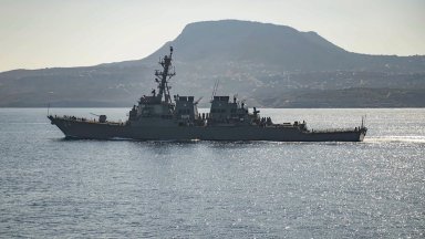 При днешната атака противокорабна балистична ракета прелетя близо до американския