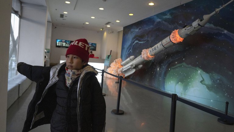 Китай успешно изпита вертикално излитане и кацане на ракета за многократна употреба