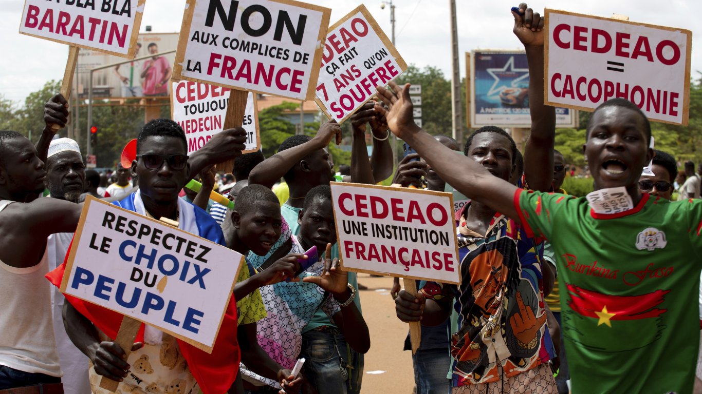 Хунтите в Нигер, Мали и Буркина Фасо извадиха трите държави от ЕКОВАС