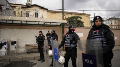 Задържани са двама заподозрени за убийството в католическа църква в Истанбул