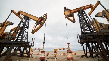 Цените на петрола се стабилизират в очаване на данните за нивото на запасите в САЩ