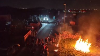 Фермерски блокади и трактори по магистралите на Европа, Париж под обсада (видео/снимки)