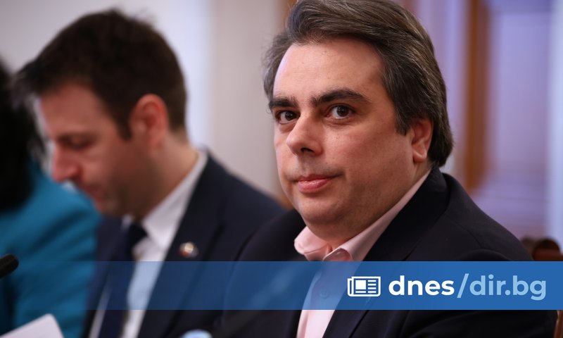 Василев направи коментара преди изслушването си в парламентарната Комисия за