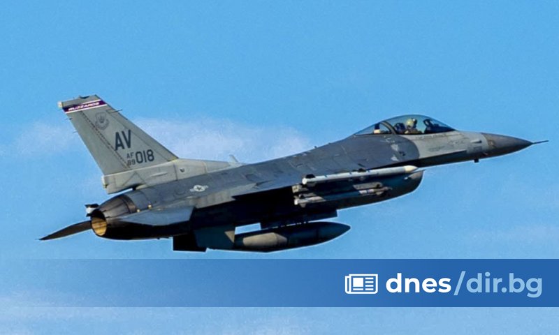 Това е втората катастрофа на F-16 в Южна Корея за