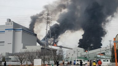 Експлозия в една от най-големите ТЕЦ в Япония (снимки/видео)
