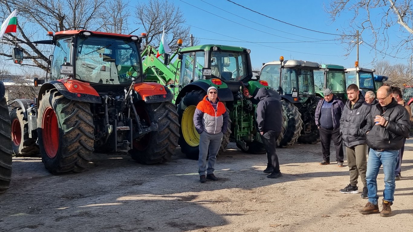 Зърнопроизводители от Хасковско на спонтанен протест, недоволни от условията на ЕК