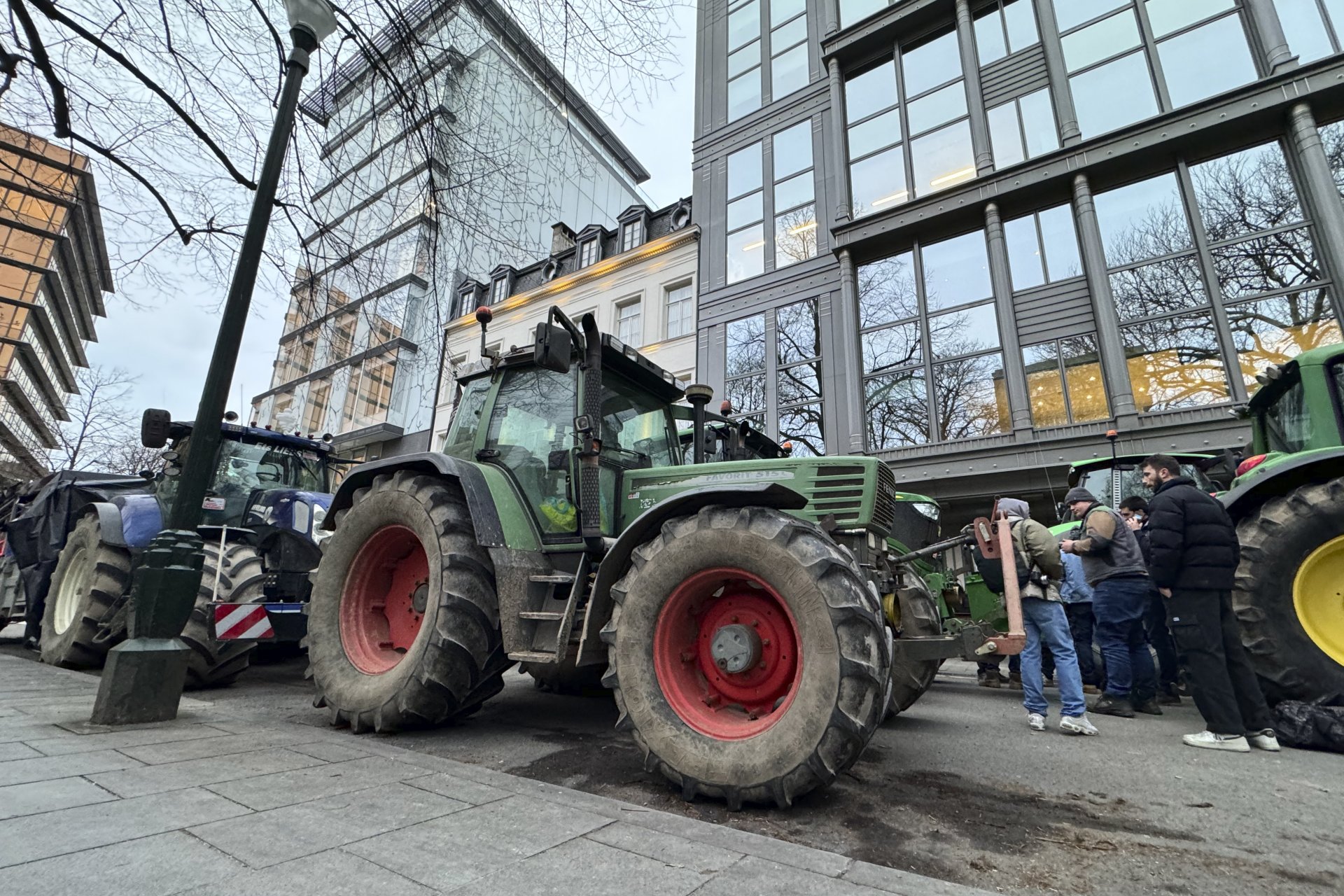 Тракторите по белгийските улици