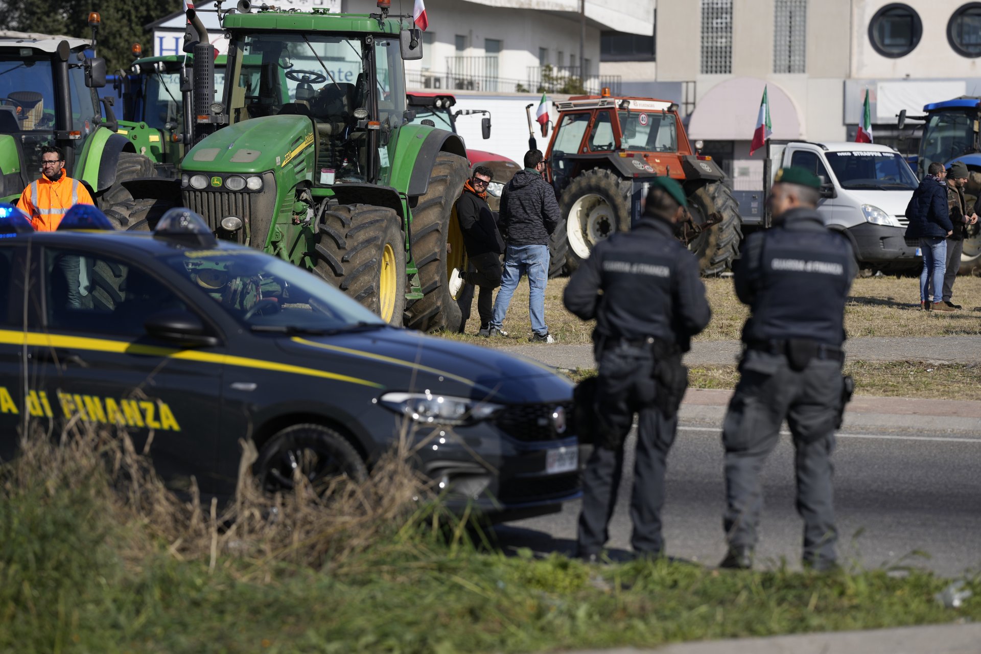 Протестиращи фермери с трактори в Италия