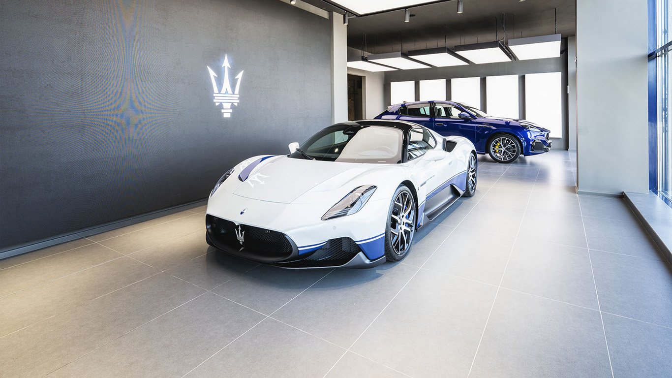 Maserati отвори нов шоурум в София