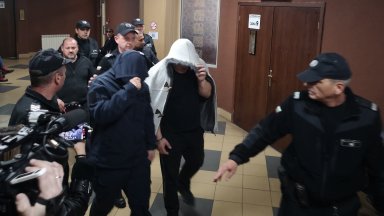 Спрямо Въльо Петков са повдигнати четири обвинения за престъпления извършени