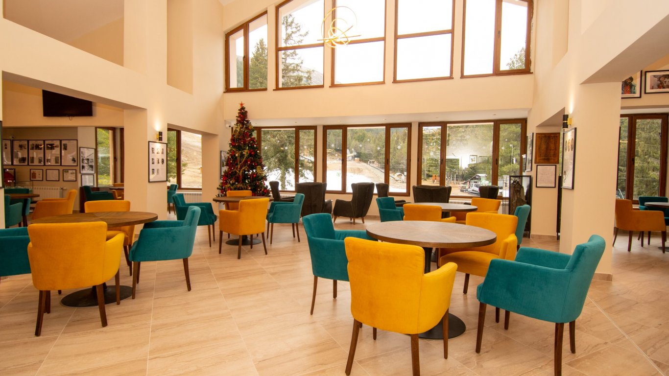 Ваканция с история: Магията на планината и хотел "Алпинист" - феерия от вълнуващи преживявания