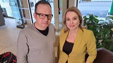 Снимка БНТ Освен Марина Овсянникова пред БНТ застават за първи