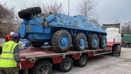 БТР-ите за Киев са още в България, по-следващата седмица ще ги извозват с влакове