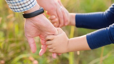 Това стана след като днес по обед социалните власти свалиха