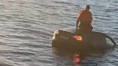 Плаваща сауна помогна на хора от потъваща кола в Норвегия
