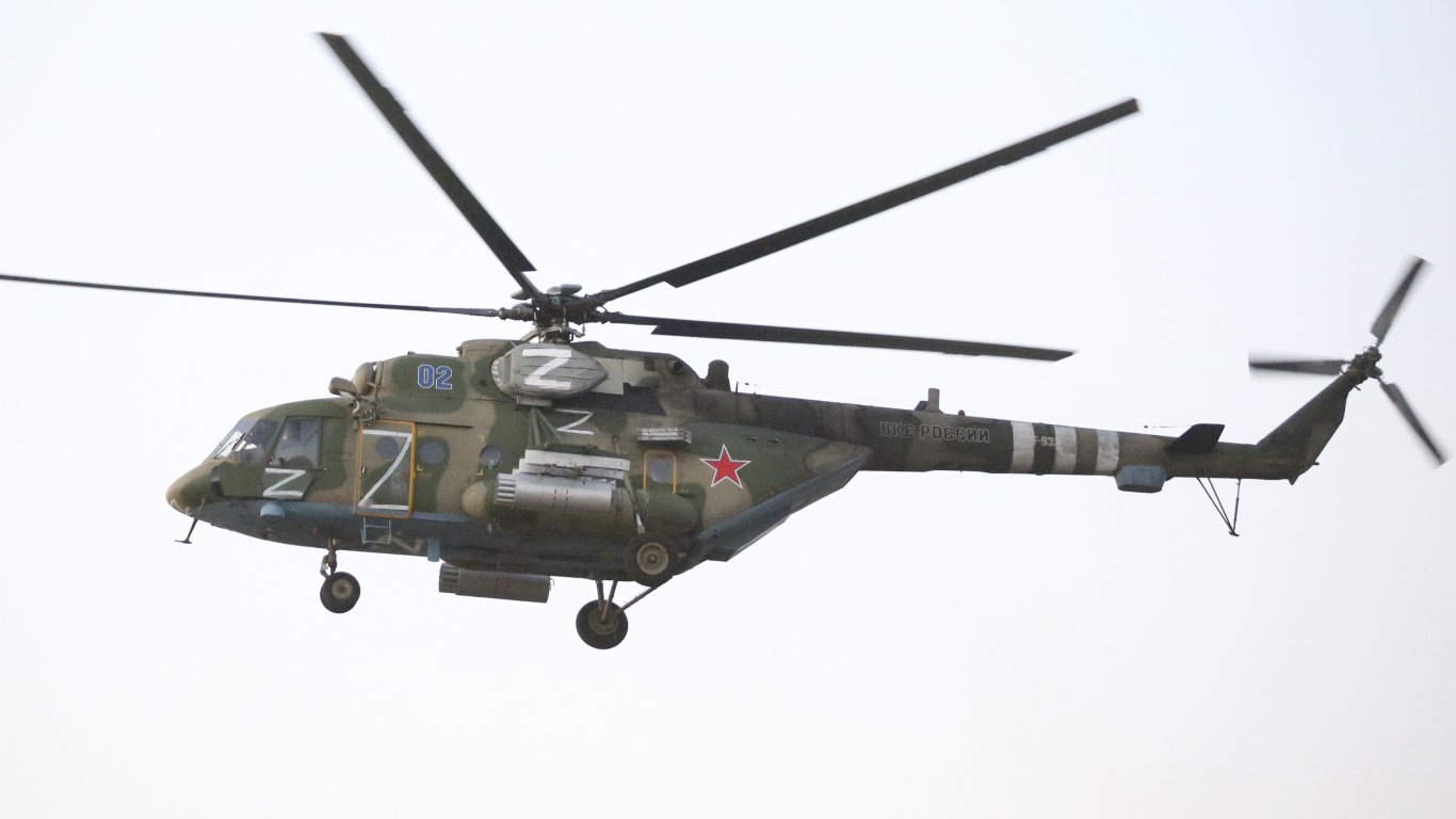 Руски хеликоптер за спешна помощ се разби в езеро в Карелия с трима души на борд
