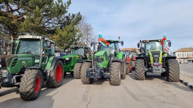 Зърнопроизводителите на бунт, искат оставката на земеделския министър