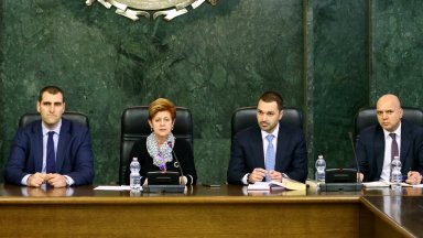 През продължителен период е реализирал комуникация и обмен на информация