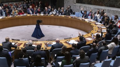 Постоянният представител на Русия в ООН Василий Небензя и заместникът