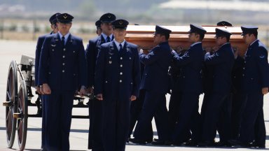 Патоанатоми от Службата по съдебна медицина в южния град Валдивия