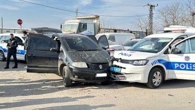 Гонка, стрелба и катастрофа с българска кола в Одрин: Полицаи пострадаха, трафикант е в ареста