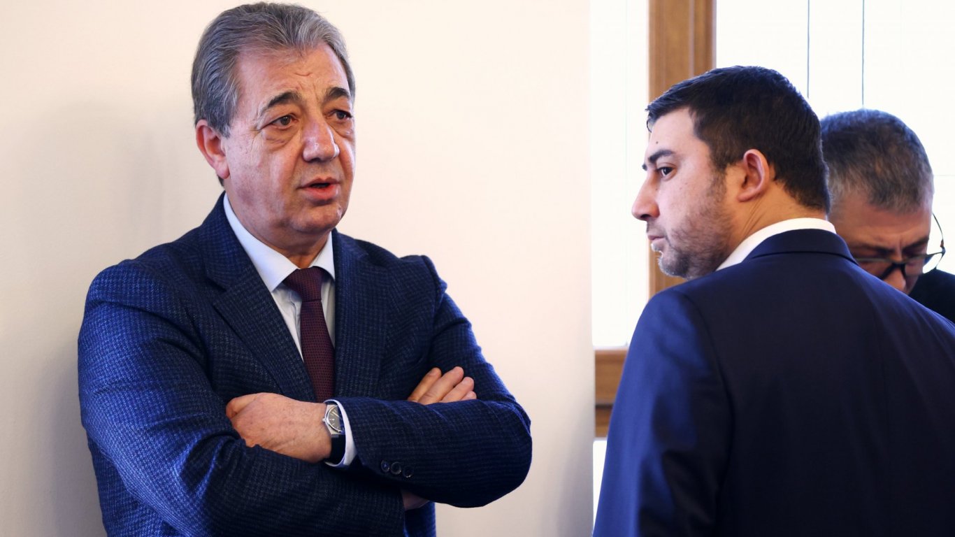 Призив за продължаване на дейностите по Паметника на Съветската армия в София