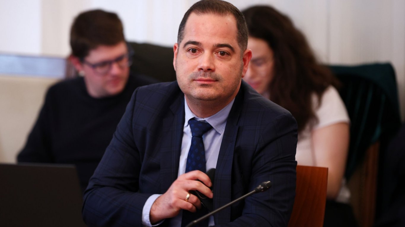 Стоянов: Данните от проверката в МВР за сигналите срещу Божанов ще бъдат представени на комисията  
