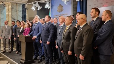 Вчера в общинския съвет в София още четирима човека от