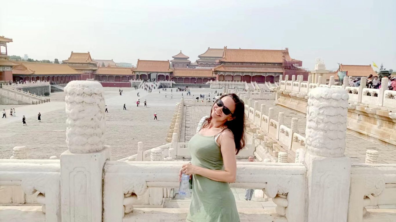 Таня Глухчева в Забранения град - укрепен район на китайския императорски дворец в центъра на Пекин 