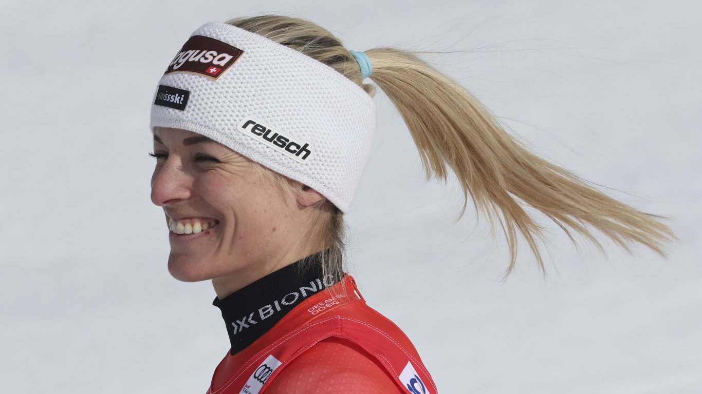 Отличен швейцарски ден в ските: Гут-Бехрами спечели при дамите и поведе в класирането