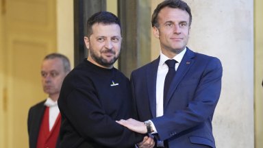 В понеделник Макрон открито формулира идеята за изпращането на войски