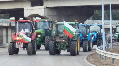 Фермерите отново блокираха пътища, идват пред МС и "този път протестът няма да е мирен" 