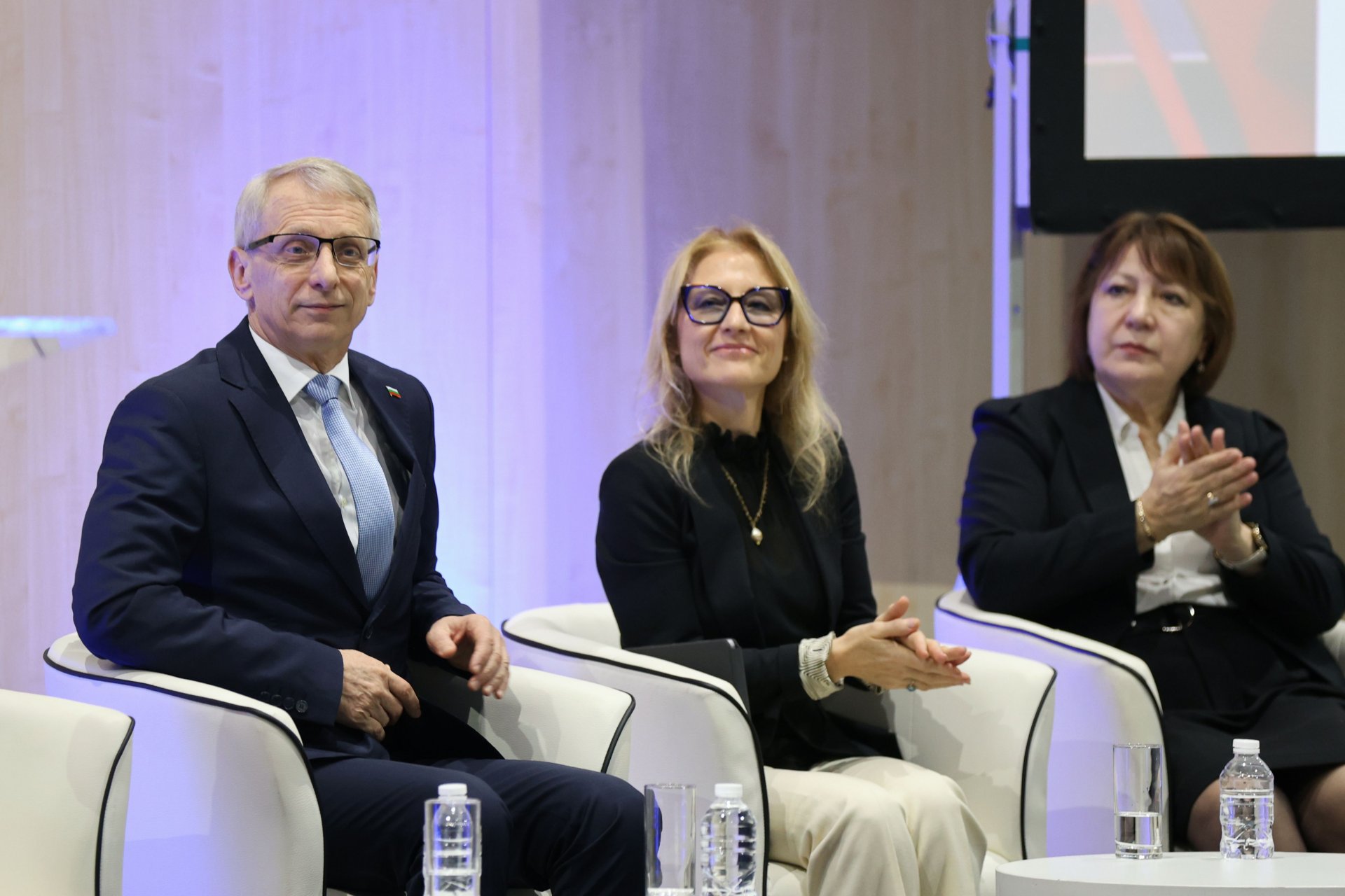 Премиерът Николай Денков, министърът на иновациите и растежа Милена Стойчева и зам.-министърът на образованието и науката проф. Генка Петрова