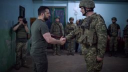 Зеленски проведе първа среща с новото украинско военно ръководство