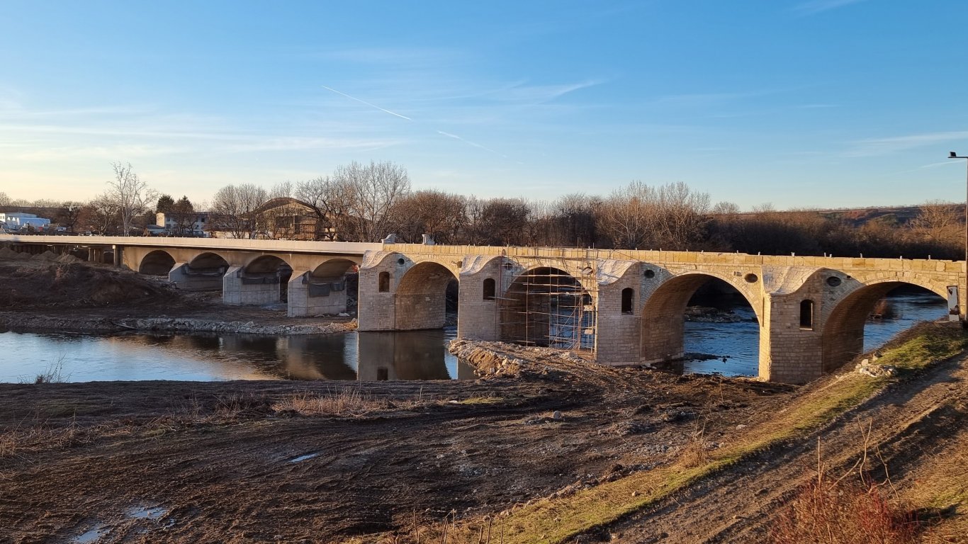 Мостът на Кольо Фичето  ще привлича туристи  с 3D-мапинг шоу и "Машина на времето"