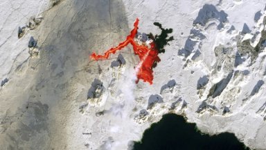 Толкова много лава изтича от Исландия, че можете да я видите от космоса