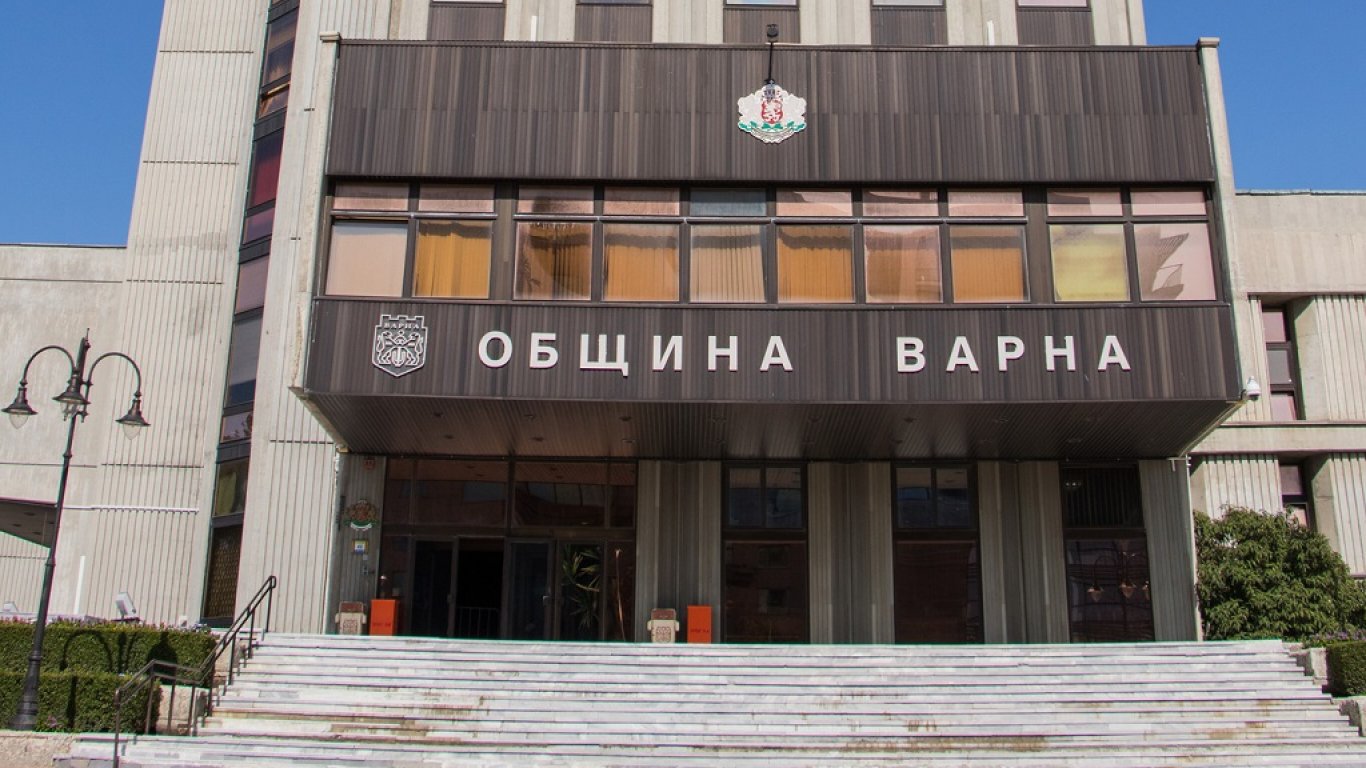 Съдът: Главният архитект на Варна е бил уволнен незаконно