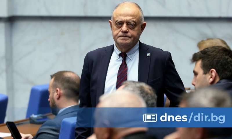 Мълчах толкова време, защото ми е болно и не искам