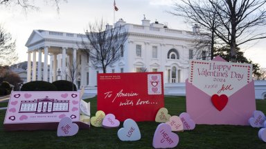 Първата дама на САЩ с картичка за Св. Валентин: "На Америка с любов"