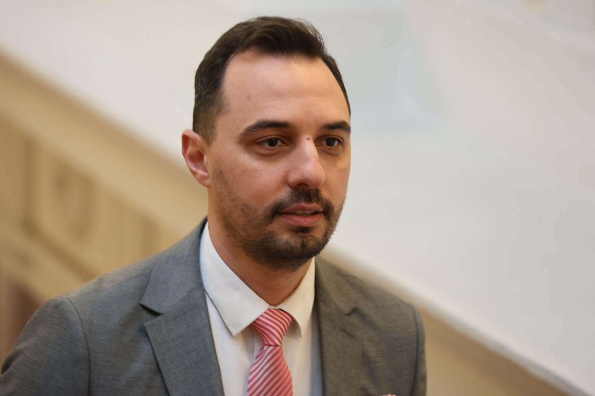  министърът на икономиката и индустрията Богдан Богданов