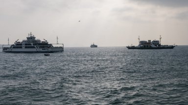 Товарен кораб потъна в Мраморно море, издирват екипажа (видео)