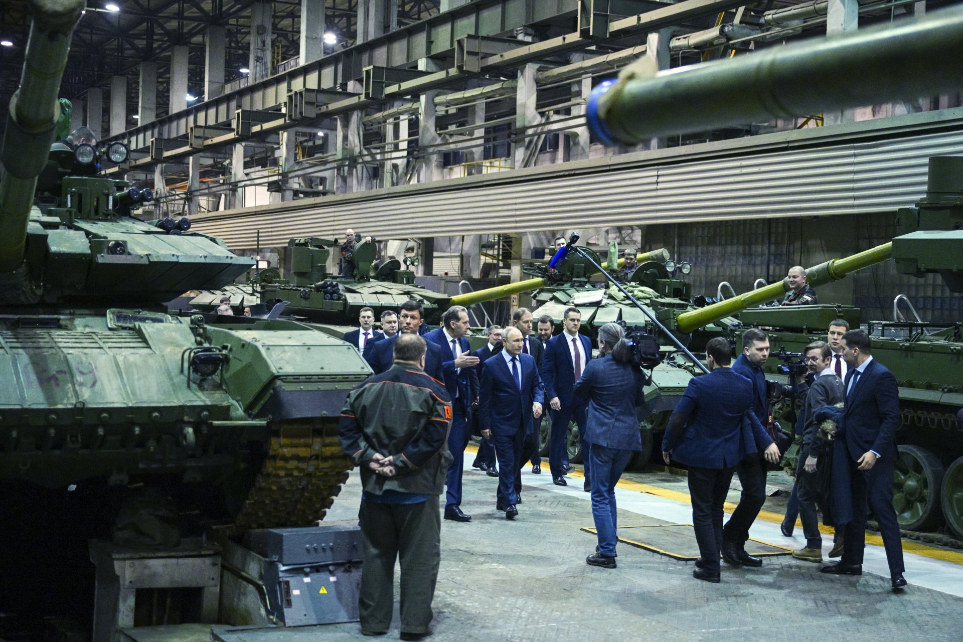 Руският президент Владимир Путин посети завод за производство на танкове в Нижни Тагил