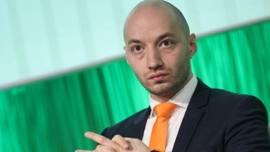 Трусът в управлението на страната предизвикан от мандатоносителя след частичния